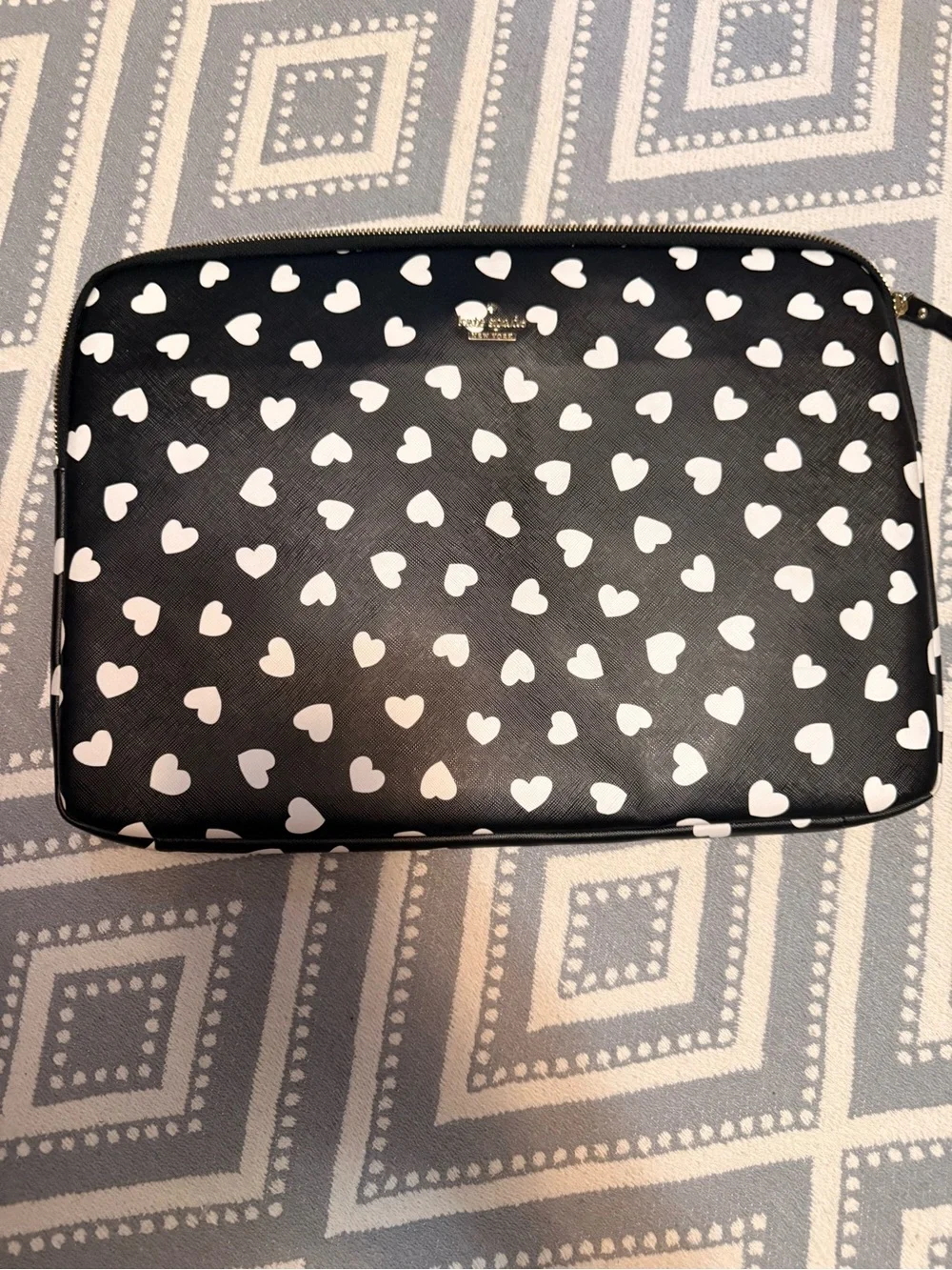 kate spade Black White Heart Party Print Zip Laptop Pouch
